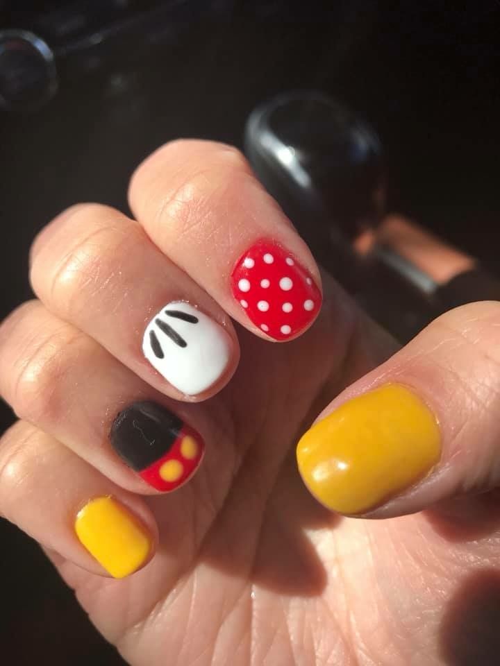 Disney Toenail Designs, Mickey Mouse Nails Halloween, Disney Nails For Kids, Kids Disney Nails, Disney Toe Nail Designs, Disney Nails 2022, Disney Nails Short, Summer Disney Nails, Minnie Nail Art