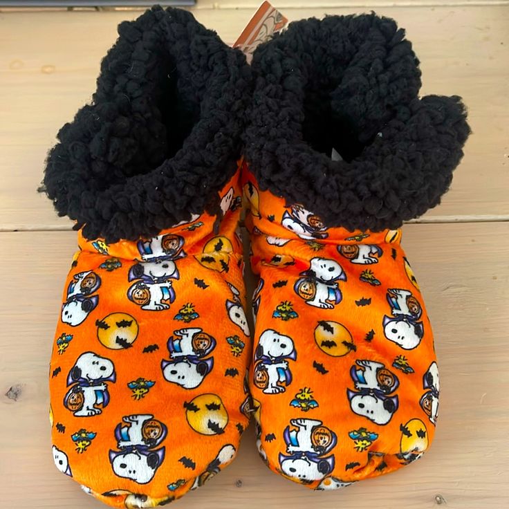 New With Tags Halloween Costumes Cute, Halloween Slippers, Kids Ugg Slippers, Monster Slippers, Halloween Sleepover, Cute Snoopy, Fun Slippers, Halloween Plush, Bootie Slippers