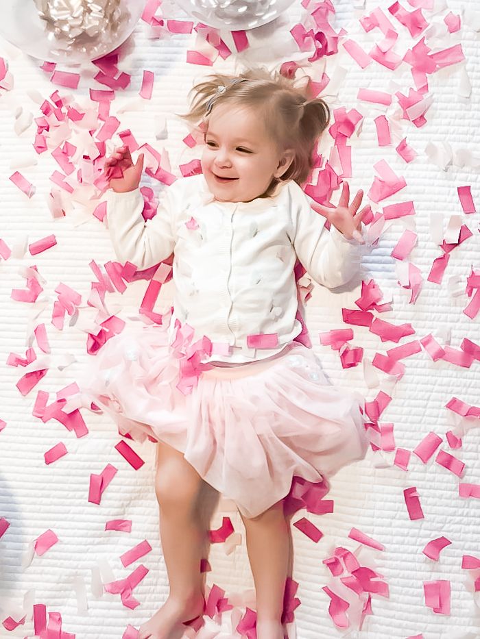 15 Fun Gender Reveal Ideas for Kids Who Are Getting a Sibling - Just Simply Mom Gender Reveal Ideas For Big Sister, Gender Reveal For Big Sister, Gender Reveal Ideas With Big Sister, Big Sibling Gender Reveal Ideas, Gender Reveal Big Sister, Gender Reveal Photo Ideas Sibling, Gender Reveal With Sibling Ideas, Gender Reveal Ideas For Older Siblings, Sibling Gender Announcement