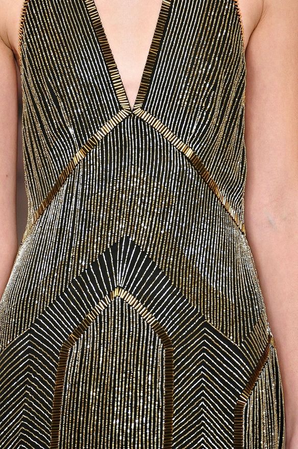 Ralph Lauren - Fall 2012 - Details. Reminds us of Chrysler building Detail Couture, Ralph Lauren Fall, Creation Couture, Mode Vintage, Looks Style, Metropolitan Museum, Fashion Details, Gatsby, Art Deco Fashion