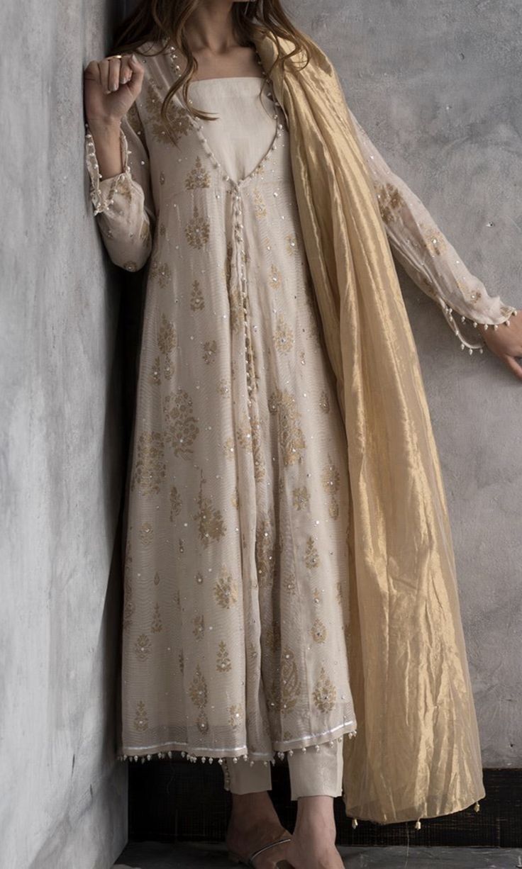 Nida Azwer, Nikkah Dress, Fest Outfits, Pakistani Fancy Dresses, Pakistani Dresses Casual, Pakistani Fashion Party Wear, Beautiful Pakistani Dresses, Salwar Kamiz, Indian Dresses Traditional