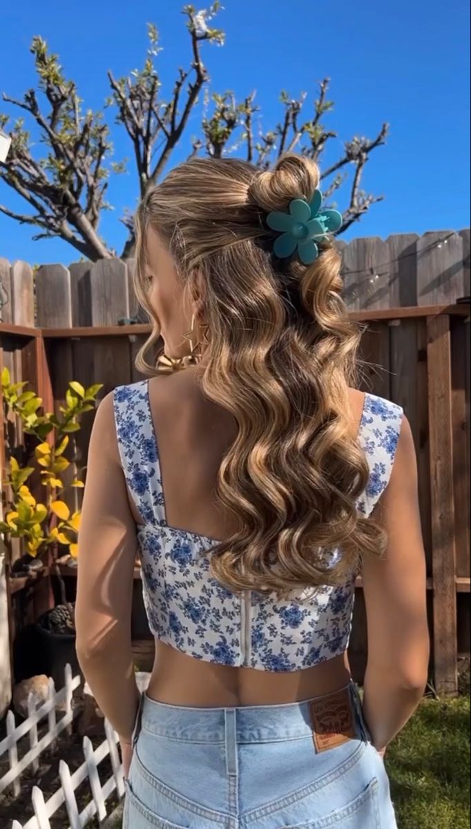 Clips Hairstyles, Hair Clip Hairstyles, Iron Hair, Beach Hairstyles For Long Hair, Monday Mood, Clip Hairstyles, Hair Tutorials Easy, Hairdo For Long Hair, Claw Clips