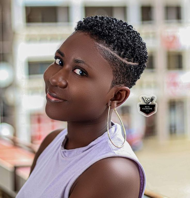 Fade Haircut Women, Low Cut Hairstyles, Crown Inspiration, Natural Hair Haircuts, Short Fade Haircut, Shorthair Hairstyles Short Styles, Short Hair Styles African American, Short Natural Haircuts, Cabello Afro Natural