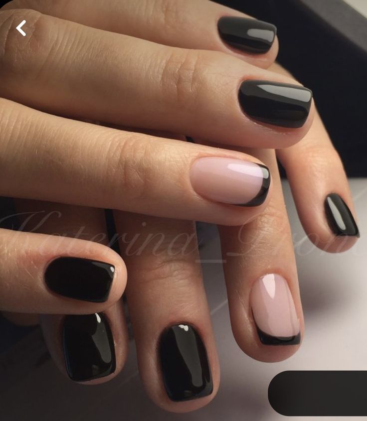 Cream Nails With Black Design, Black Nails Gel Polish, Spring Gel Nails Ideas Color Combos, Black Manicure Short Design, Black Manicure Short Round, Natural And Black Nails, Nails For Cocktail Party, Very Short Round Nails Gel, Solid And French Tip Nails