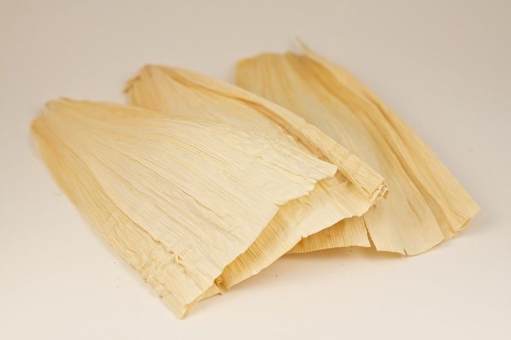 Corn Husk Listing picture does not indicate the amount being sent. You will be sent the number of Husks stated in the listings drop down menu that you will choose.  Corn Husk can be used in many different ways. The most popular being Tamales. You can also use the husk to steam other foods such as fresh Fish. Corn Husks are also used in wide variety of Arts and Craft projects. Such as Corn Husk Dolls or Corn Husk wreath.  Please do your own online research to discover all the great ways to use Co Tamale Dough Recipe, Coffin Quilt, Hatfield And Mccoy, Puffy Tacos, How To Make Tamales, Raffia Crafts, Corn Husk Wreath, Latin Kitchen, Pork Tamales