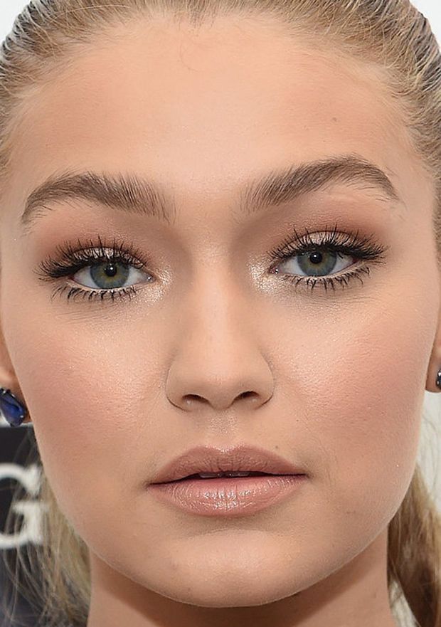 Gigi Hadid Gigi Hadid Makeup, Make Up Designs, Party Make-up, Oscars 2015, Make Up Inspiration, Hooded Eye Makeup, Braut Make-up, How To Apply Eyeliner, Skin Hair