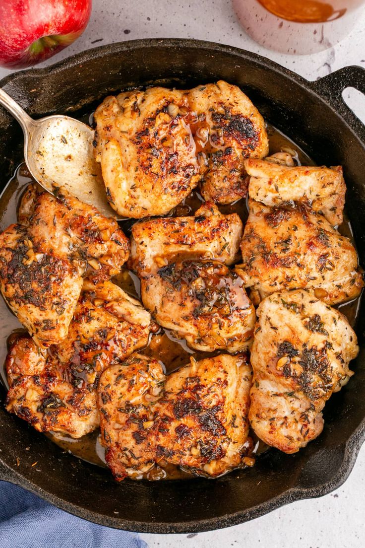 Easy Apple Cider Chicken Recipe Apple Juice Chicken, Chicken With Apple Cider Vinegar Recipes, Apple Cider Chicken Marinade, Apple Cider Vinegar Chicken Marinade, Apple Glazed Chicken, Cider Chicken Recipes, Apple Cider Chicken Breast, Apple Cider Glazed Chicken, Apple Cider Chicken Thighs