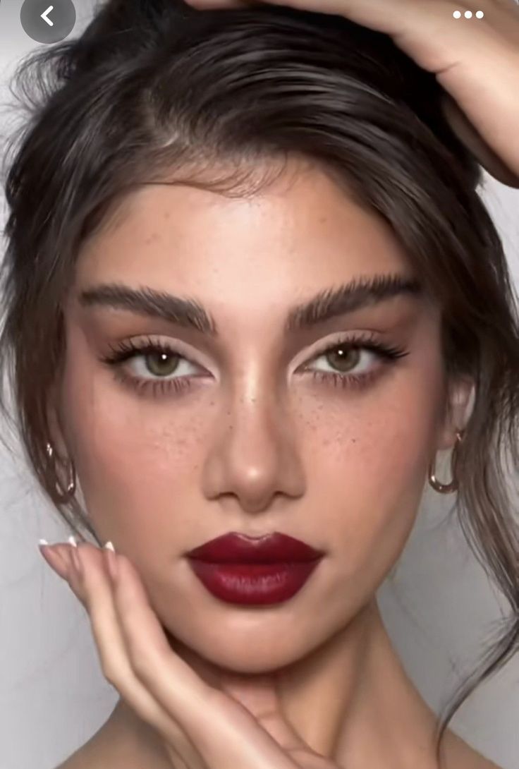 Makeup Looks For Wine Red Dress, Makeup With Dark Red Lipstick, Red Dark Lipstick, Berry Red Lips, Dark Red Dress Makeup Look, Dark Berry Aesthetic, Berry Lip Color, Red Wine Lipstick Makeup, Dark Red Dress Makeup