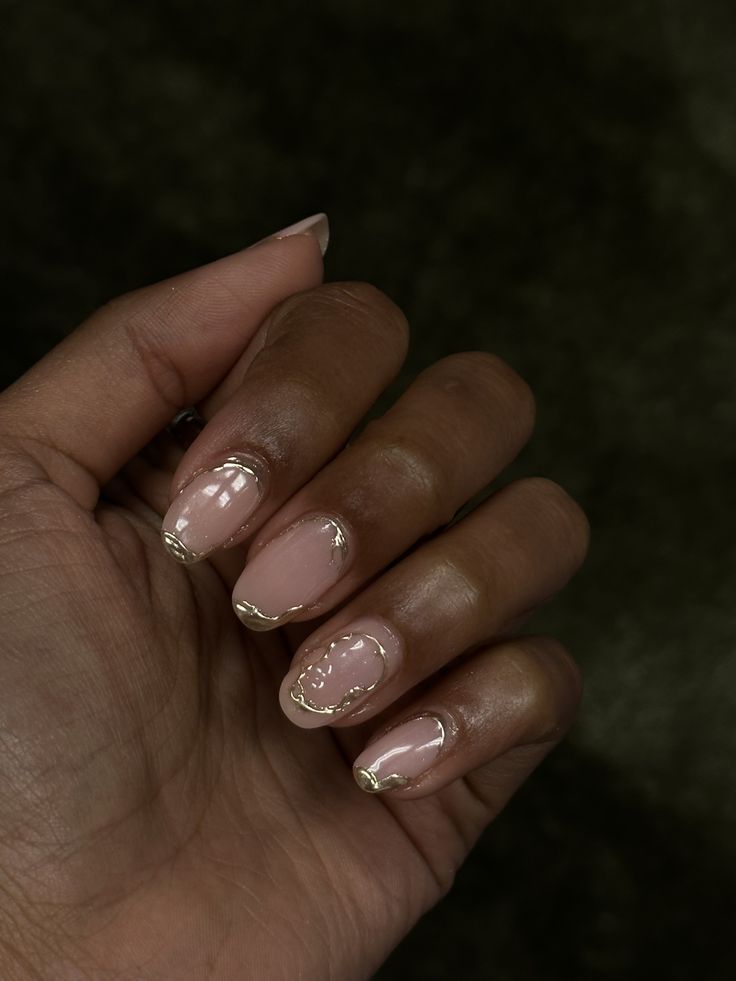 #biab #nails #nailsinspire #gold #naturalnails #nailssummerdesign #aesthetic #gold Simple Bio Gel Nails, Short Nails For Bridesmaid, Gold Nails Gel Short, Nail Charms Short Nails, Almond Biab Nails Designs, Clean Girl Holiday Nails, Chrome On Short Nails, Biab On Natural Nails, Biab Almond Nail