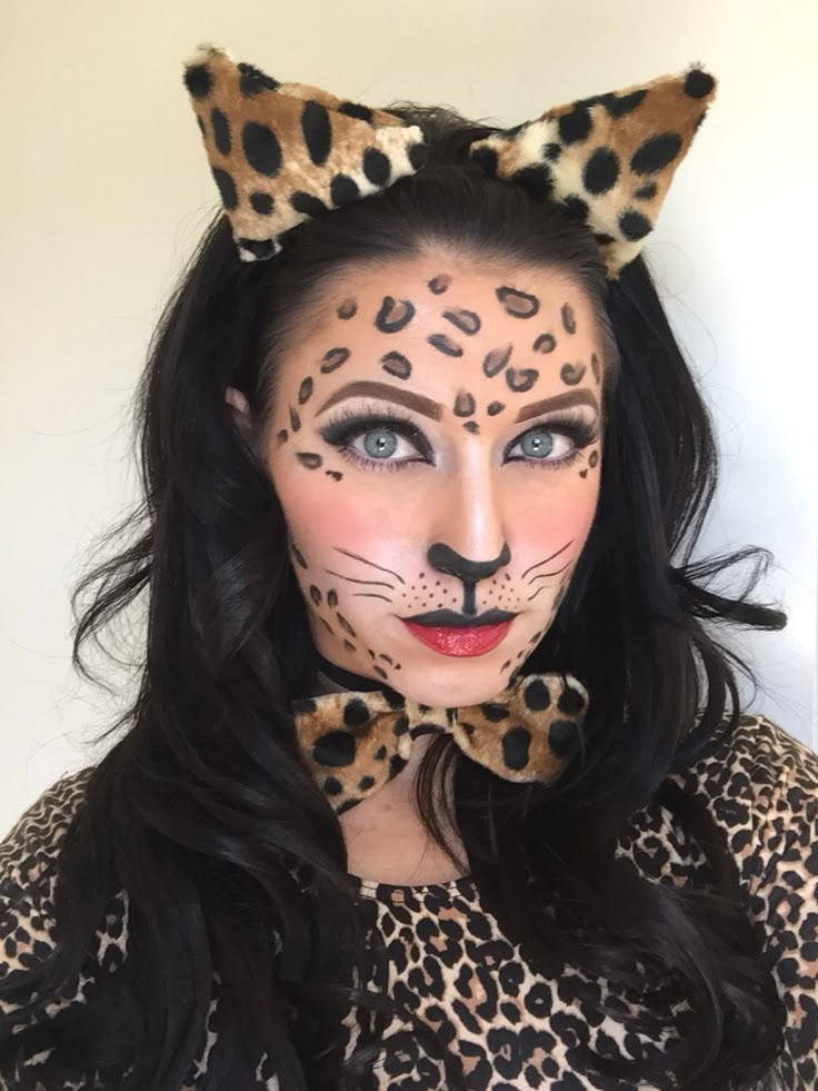 Kitty Halloween makeup Kitty Halloween Makeup, Cat Makeup Look, Leopard Makeup Halloween, Cat Halloween Makeup, Leopard Makeup, Animal Makeup, Face Paint Makeup, Horror Movie Characters, Cat Makeup