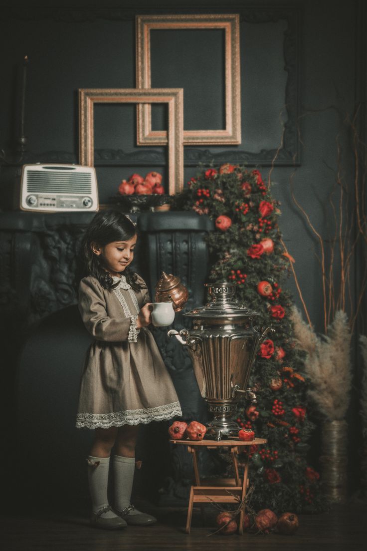 Yalda Photography Idea, Yalda Decoration Photography, Yalda Night Ideas Decor Photography, Yalda Decor, Yalda Night Ideas Decor, Shab Yalda Decoration, Yalda Design Idea, Yalda Design, Christmas Background Photography