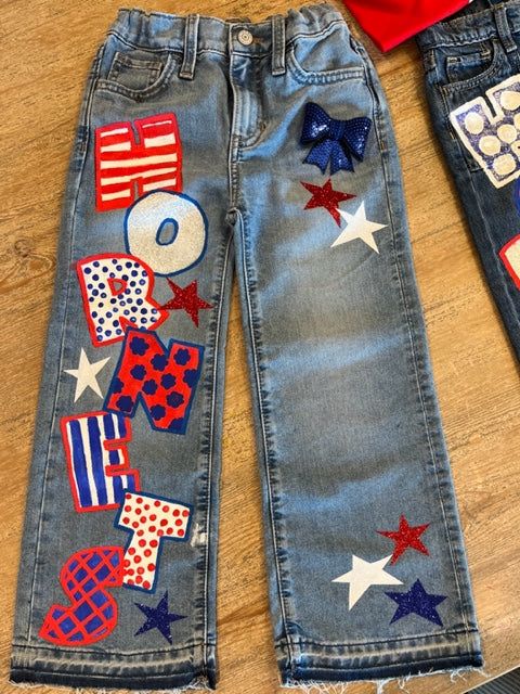 Show your school spirit with custom painted jeans! Jeans will need to be provided by the customer to ensure fit. Once order is placed, I will email mailing address All jeans are painted with fabric paint and completely custom! Embellishments can be added to bottom and pockets and sewn on Include colors, what jeans should say, and any additional information in notes Cheer Pants Ideas, Painted Jeans For School Spirit, Painted Jeans For Hoco, Painted Jean Ideas, Diy School Spirit Jeans, Cute Painted Jeans School Spirit, Painted Pants School Spirit, Homecoming Painted Jeans, Cheer Overalls