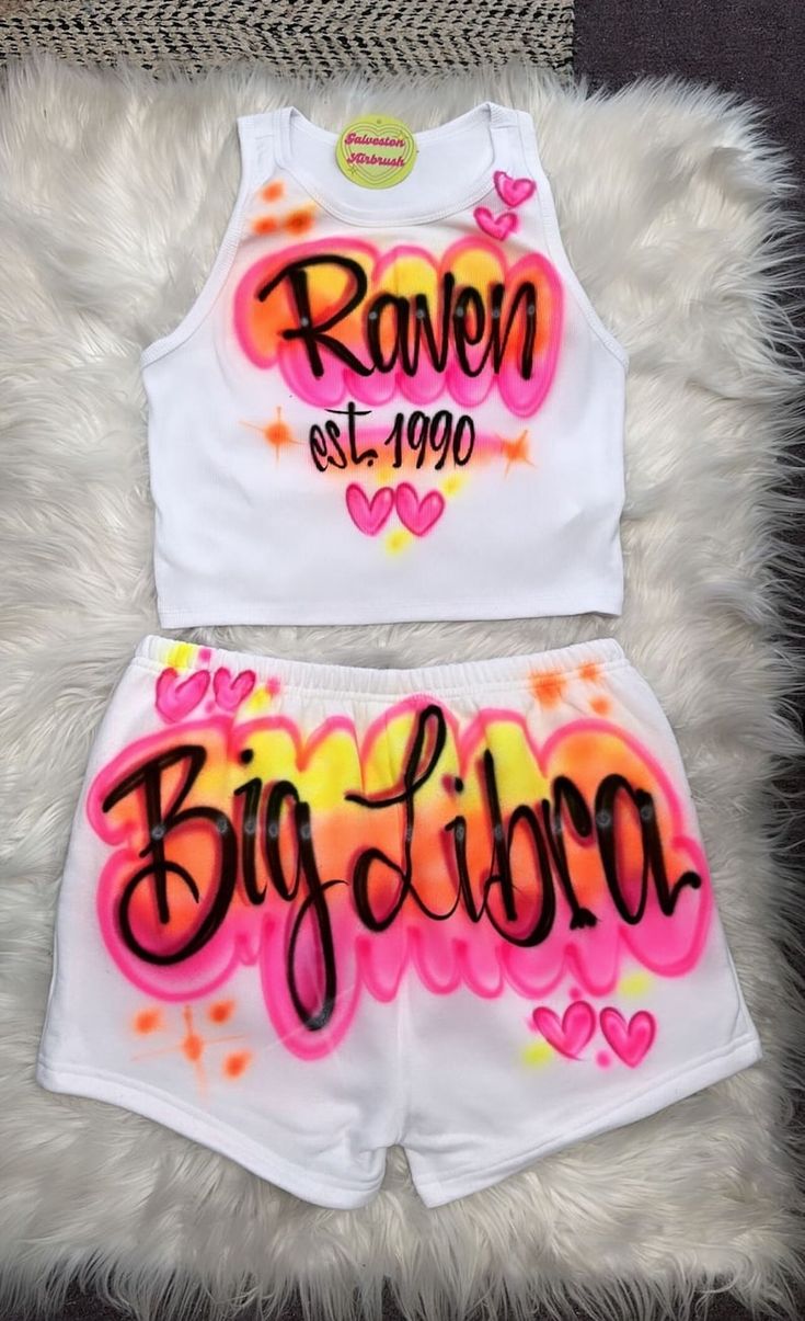 90s Airbrush Outfits Overalls, Graffiti Crop Top, 2000 Birthday Outfit, Baddie Graphic Tees, 2000s Airbrush Outfits, Air Brush Outfits Ideas, Airbrushed Outfits, Unique Colorful Outfits, Airbrush Birthday Outfits