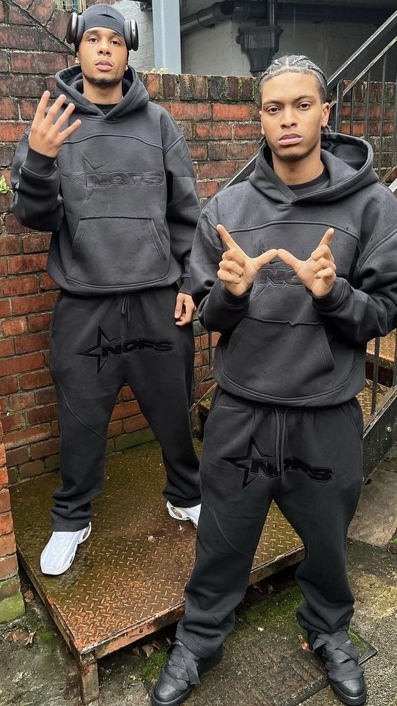 nemzzz_ Uk Winter Streetwear, Uk Streetwear Men, Rappers Drip, Uk Tracksuit, Drill Aesthetic, Uk Drip Outfits Men, Roadman Style, Drill Outfit, Uk Rappers