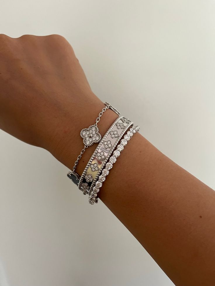 Van Cleef White Gold Bracelet, Van Cleef Bracelet Stack Silver, Silver Van Cleef Necklace, Van Cleef Arpels Silver, Luxury Silver Jewelry, Silver Van Cleef Bracelet, Van Cleef Bracelet Silver, Van Cleef Silver, Van Cleef Bracelet Stack