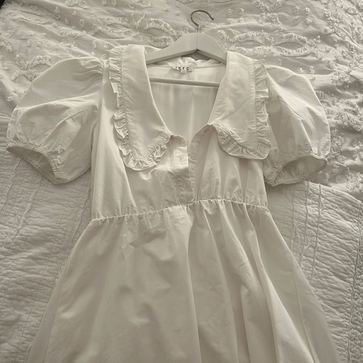 White Size Small Never Worn In Great Condition Street Style Outfits Casual, Alice Dress, Cute White Dress, Cute Short Dresses, White Sundress, Japanese Dress, Summer Fits, Outfits Casual, Smock Dress