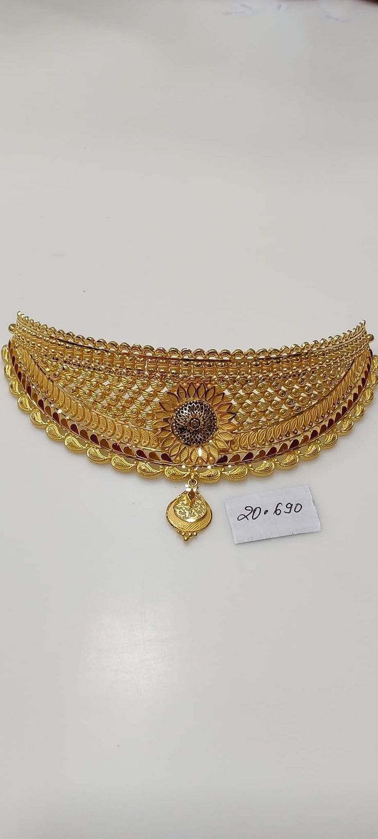 Chokar Design Jewelry In Gold, Choker Necklace Designs Gold Indian, Exams Finished, Bridal Jewellry, Simple Necklace Designs, Wedding Jewellery Designs, Unique Gold Jewelry Designs, Mangalsutra Design, Gold Bridal Necklace