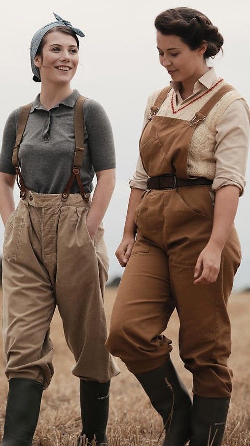 1920s Hiking Outfit, Farmwear Women, Fantasy Overalls Outfit, 1800s Farmer Clothes, Village Outfit Style, Vintage Working Women, Vintage Adventurer Outfit, Field Scientist Outfit, 1940s Utility Fashion