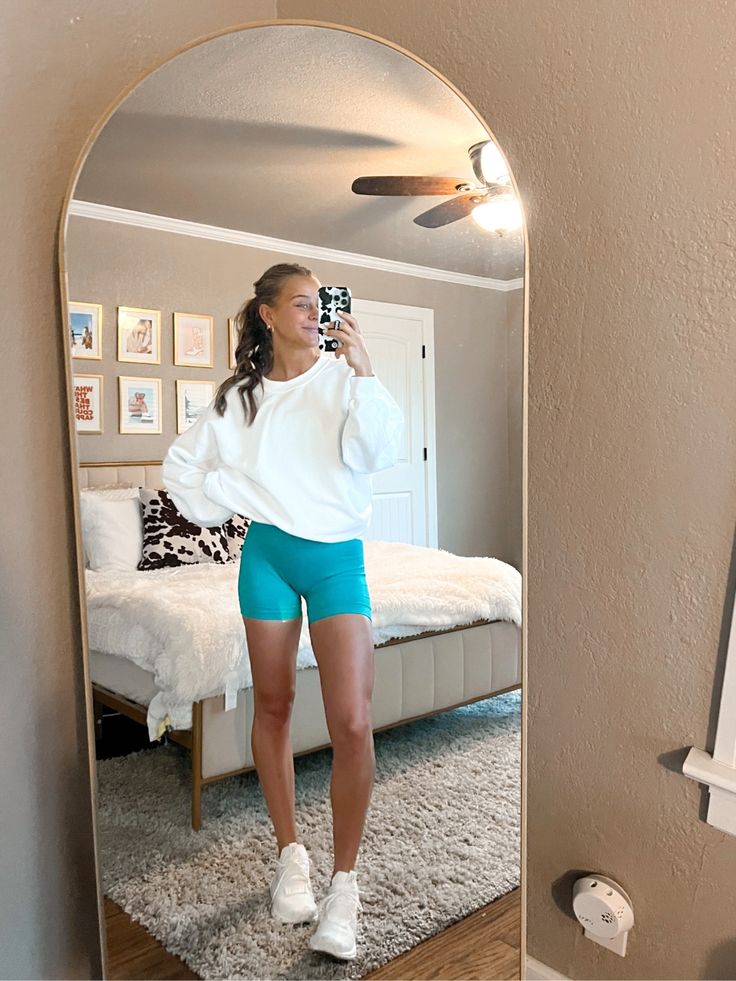 Lulu Align Shorts Outfit, Coach Outfits Sports, Spring Athletic Outfits, Cute Workout Outfits Shorts, Athetic Outfits, Cute Athletic Outfits For School, Coaching Outfits, Lazy Summer Outfit, Summer Athletic Outfits