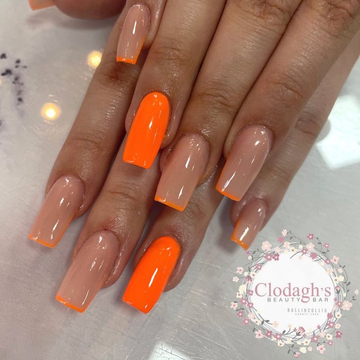 Orange On Orange Nails, Shorties Nails Orange, Orange Inspo Nails, Gel Nails Polish Ideas, French Tip Vacation Nails, Orang Nail, Royal Blue And Orange Nails, Bright Orange Nail Designs, Holiday Nails Orange