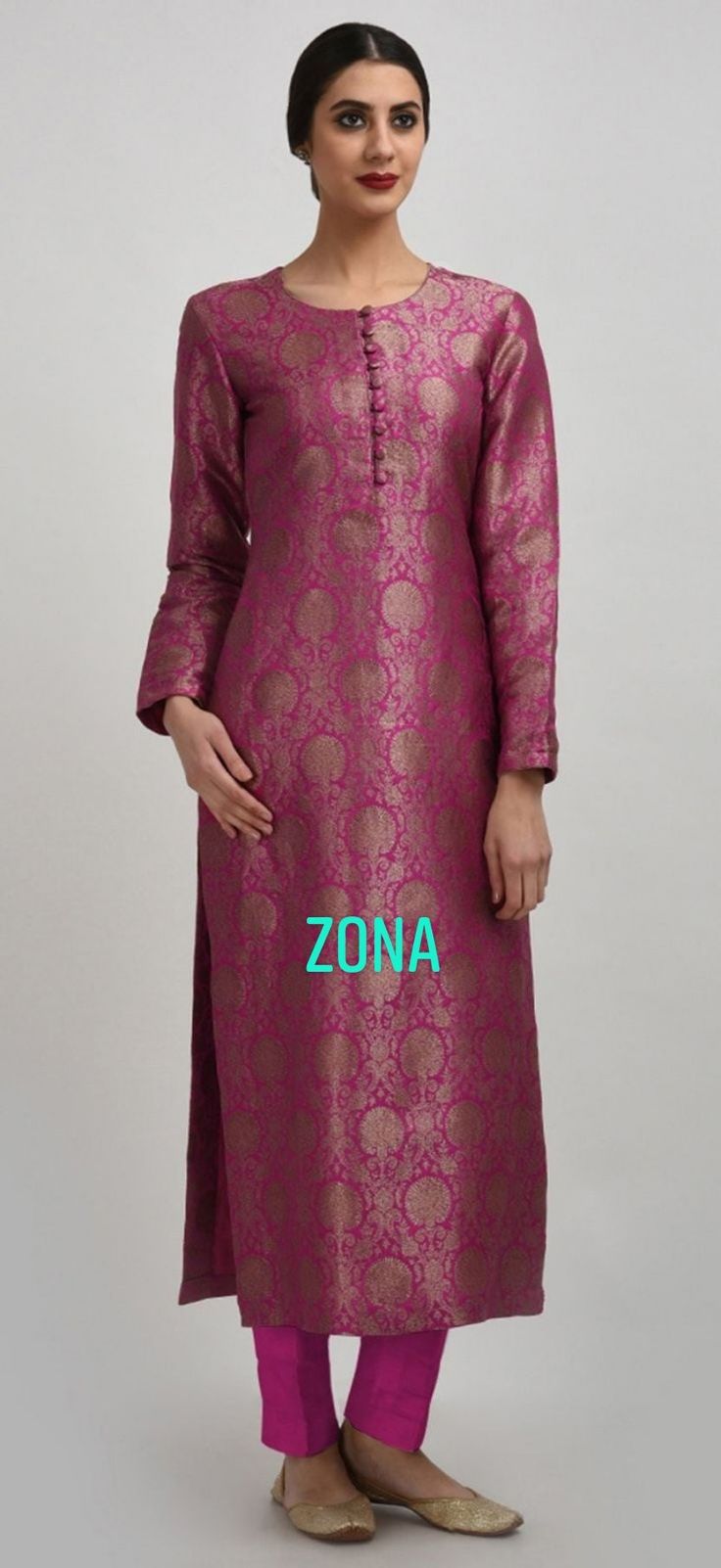 Banarasi Suit Designs, Suit Neck Designs, Kurti Pattern, Silk Kurti Designs, Rani Pink, Designer Kurti Patterns, Kurti Patterns, Salwar Designs, Neck Designs For Suits