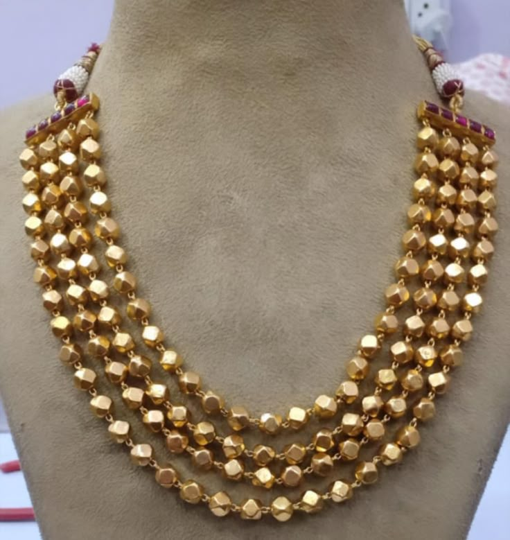 Gold Beads Necklace Indian, Gold Antique Choker, Traditional Jewelry Antique, Traditional Gold Necklace, Antique Gold Earrings, Antique Necklaces Design, Indian Bridal Jewelry Sets, Antique Jewellery Designs, Gold Necklace Indian Bridal Jewelry