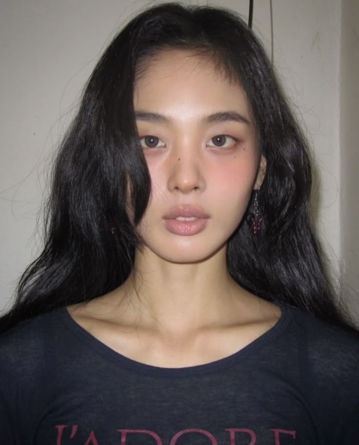 Natural French Makeup, Everyday Makeup Aesthetic, Mori Kei Makeup, Natural Asian Makeup, Soft Makeup Look Natural, Taiwan Makeup, Ingenue Makeup, Natural Makeup Glowy, Eye Makeup Simple