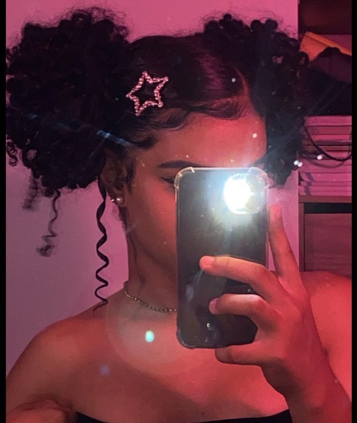 Black Curly Hair Styles, Hair Space Buns, Space Buns Hair, Star Y2k, Curly Afro Hair, Mixed Curly Hair, Y2k Hairstyles, Quick Natural Hair Styles, Space Buns