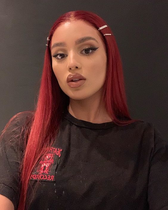 Witchy Wardrobe, Cheveux Oranges, Auburn Balayage, Red Hair Inspo, Wig Ideas, Wig Straight, Straight Wigs, Black Hair With Highlights, Mode Chanel