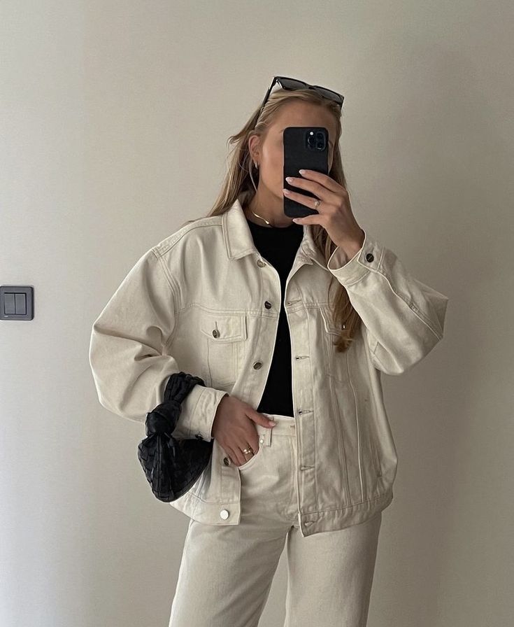 #bottega #summer #aesthetic #fashion White Cargo Jacket Outfit, Cream Color Jacket Outfit, White Oversized Jacket Outfit, Oversized White Jean Jacket Outfits, Cream Jacket Outfit Women, Off White Denim Jacket Outfit, Beige Jeans Jacket Outfit, Beige Jean Jacket Outfit, White Denim Jacket Outfit Winter