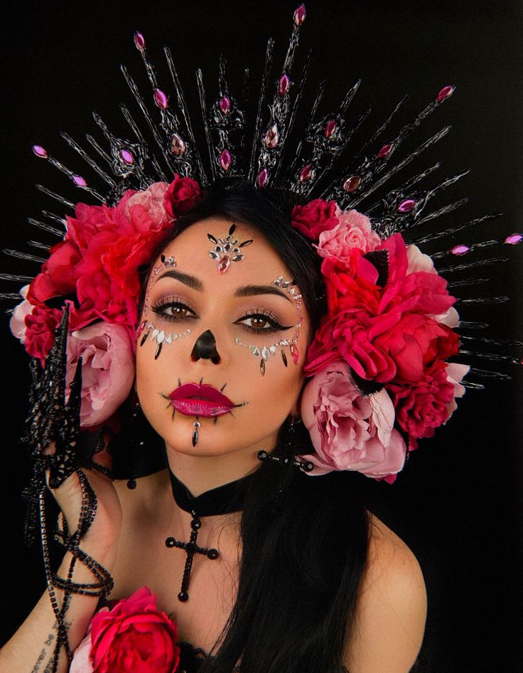 Sugar Skull Santa Catarina Halo Crown Handmade Pink Catrina Costume, Creepy Costumes, Halloween Makeup Diy, Creepy Halloween Makeup, Pink Crown, Halloween Queen, Halloween Inspo, Halloween Makeup Looks, Halloween Costumes Makeup