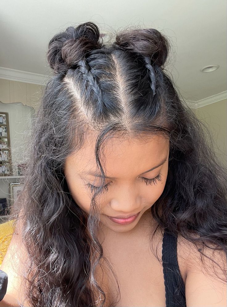 Space Bun Hairstyle, Space Bun, Two Braid Hairstyles, Dutch Braid Hairstyles, Braided Bun Hairstyles, Hairstyles For Layered Hair, Dance Hairstyles, Curly Hair Styles Easy, Bun Hairstyle