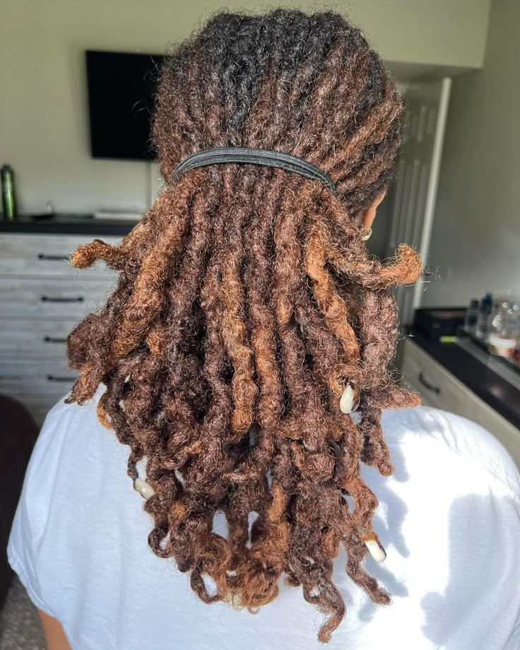 Ebony Zaire ✨🤎 (@heylocsister) • Instagram photos and videos Dread Highlights, Locs Outfits Style, Rope Locs, Brown And Blonde Locs, Dyed Locs Black Women, Good Ponytail, Rainbow Dreads, Dread Colors, Locs Ponytail