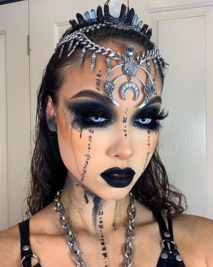 Enchantress Costume, Dark Fairy Costume, Halloween Makeup Witch, Princess Vibes, Halloween Makeup Diy, Hot Halloween Outfits, Witch Makeup, Halloween Makeup Scary, Halloween Makeup Inspiration