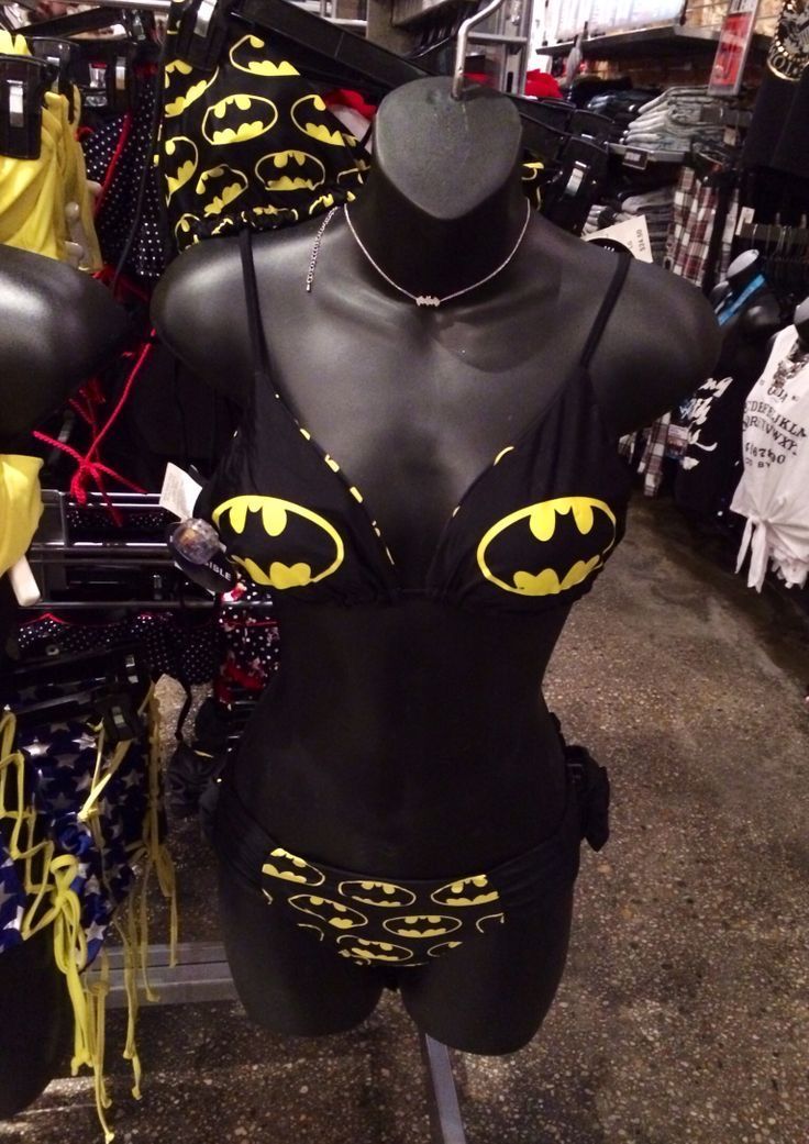 Batman Outfits, Batman Spiderman, I Am Batman, Cute Bras, Cute Swimsuits, Cute Fits, Dream Clothes, Catwoman, New Wardrobe