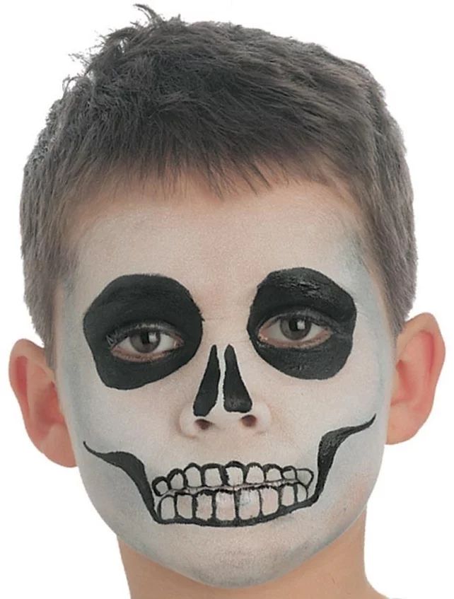 Ghost Face Paint, Scary Face Paint, Zombie Face Paint, Easy Halloween Face Painting, Skeleton Face Paint, Catrina Makeup, Halloween Makeup For Kids, Face Paint Ideas, Skull Face Paint