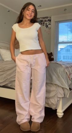 Girly Nyc Outfits, Cut Outfits, Look Legging, Skandinavian Fashion, Outfit Inspo Casual, Looks Party, Cute Lazy Day Outfits, Lazy Day Outfits, Stockholm Fashion