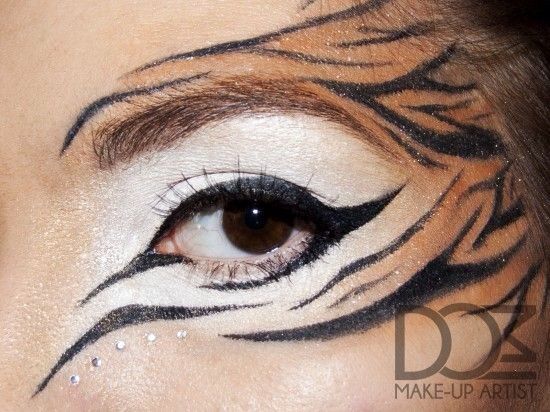 Beautiful Tiger Print Makeup, Halloween Tiger Makeup, Tiger Inspired Makeup, Simple Tiger Makeup, Tiger Costume Makeup, Easy Tiger Makeup, Tiger Eye Makeup, Tiger Makeup Women, Tiger Makeup Halloween