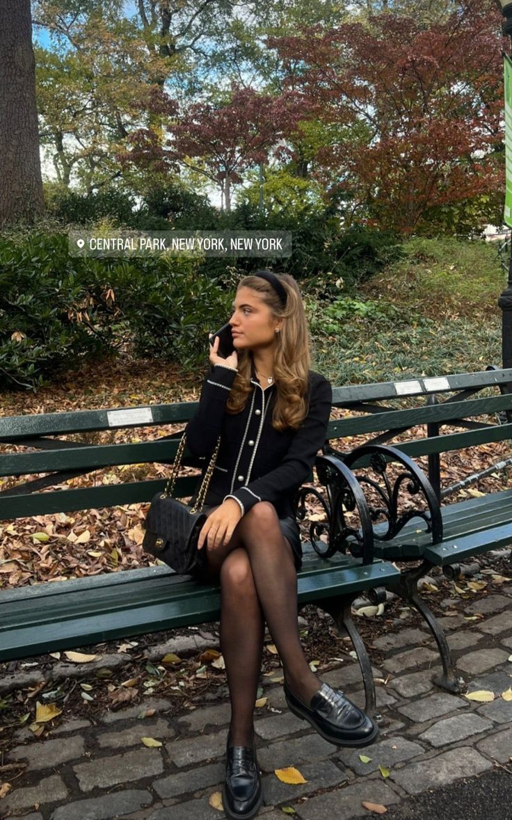 Blair Gossip Girl, Grace Foley, Chanel Vogue, Elegant Outfit Classy, Winter Fashion Outfits Casual, Look Classy, Moda Chic, Estilo Preppy, Paris Outfits