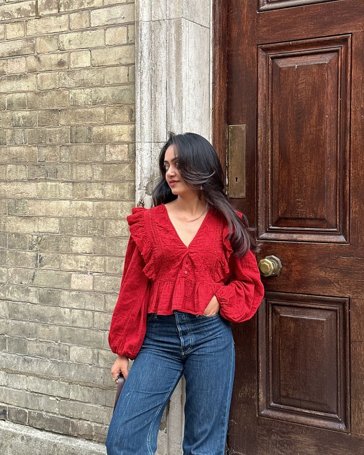 One of my favourite blouses everrrr 🍓 Top: @zara 3 years old Jeans: @massimodutti Ballet flats: @charleskeithofficial (gifted) Bag: @madewell (gifted) Jean And Top Outfit Casual, Different Dressing Styles For Women, Jeans With Tops Style, How To Style A Red Top, Blouse Top Outfits, Colorful Blouse Outfit, Aesthetic Tops For Women, Aesthetic Tops Outfit, Pretty Tops With Jeans