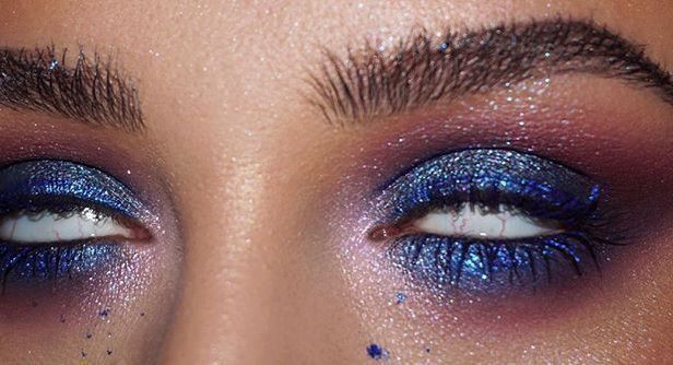 Eyelash Makeup Look, Makeup Motivation, Maquillage On Fleek, Eyelash Makeup, 20 Makeup, Mekap Mata, Blue Eyeliner, Glitter Eye Makeup, Swag Makeup