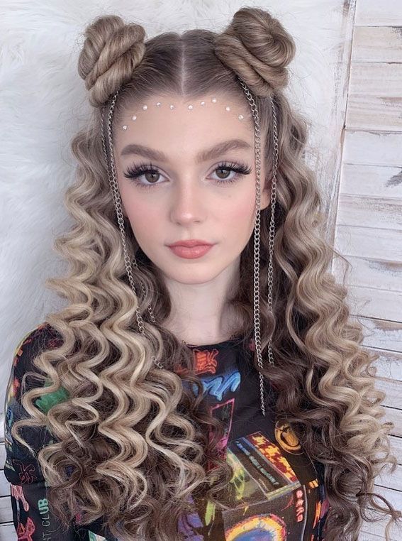 Festival Hairstyles, Diy Updo, Medium Curly Hair Styles, Updos For Medium Length Hair, Festival Hair, Holiday Hairstyles, Glitter Hair, Party Hairstyles, Hair Dos