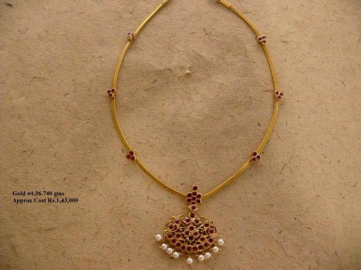 Kemp Gold Jewellery, Traditional Simple Necklace, Pathakkam Necklace, Attigai Necklace Gold, Small Gold Necklace, Antique Necklaces Design, Gold Earrings Models, Modern Gold Jewelry, Gold Jewelry Simple Necklace