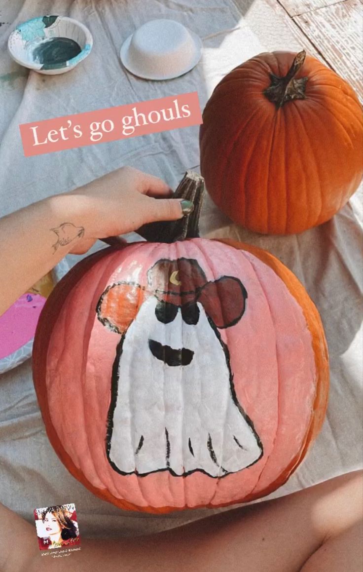 Pumpkin painted with cowboy ghost Cute Spooky Pumpkin Painting Ideas, Cowgirl Pumpkin Painting, Cool Painted Pumpkins Ideas, Cute Pumkins Ideas Painting Cow, Pumpkin Painting Ideas 2023, Ffa Pumpkin Painting Ideas, Cool Things To Paint On A Pumpkin, Ghost Pumpkin Painting Ideas, Painted Ghost Pumpkin