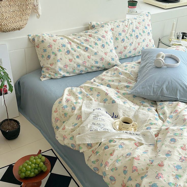 Sweet Floral Bedding Set Blue / Small Fitted Classic Duvet Covers, Stylish Bedding, Blue Bedding Sets, Comfortable Bedding, Best Bedding Sets, Floral Bedding Sets, Bed Sheet Sizes, Blooming Garden, Perfect Bedding