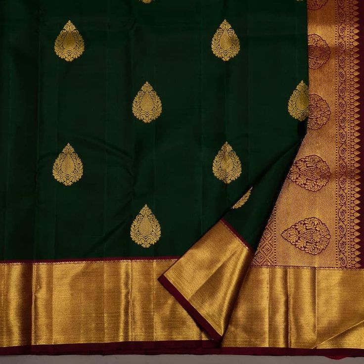 Bottle Green Kanchipuram Saree, Kanchipuram Silk Saree With Price, Green Wedding Saree, Bottle Green Silk Saree, Green Kanchipuram Saree, Green Colour Saree, South Indian Culture, Bottle Green Saree, Kanchi Organza Sarees