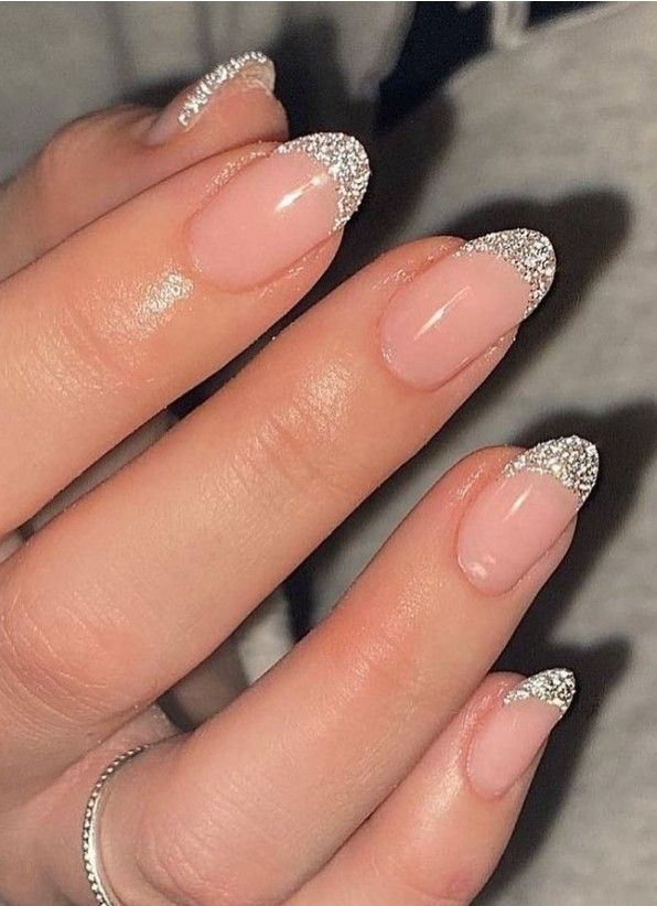 Newyear Nail Design, Cute Nails New Years, New Year Nail Inspiration, Simple New Years Nails Acrylic, Nail Inspo For New Years, New Year New Nails, Winter Nails New Years, French New Years Nails, New Years Nail Inspiration