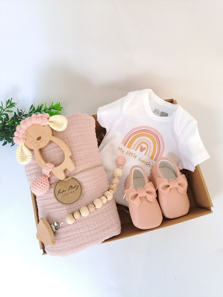 Luxury Baby Girl Gifts, New Born Baby Gifts Hamper, New Mum Hamper, Newborn Girl Gift, Baby Girl Gift Box, Expecting Mom Gift Basket, Newborn Gift Boxes, Baby Shower Registry, Baby Gift Hampers