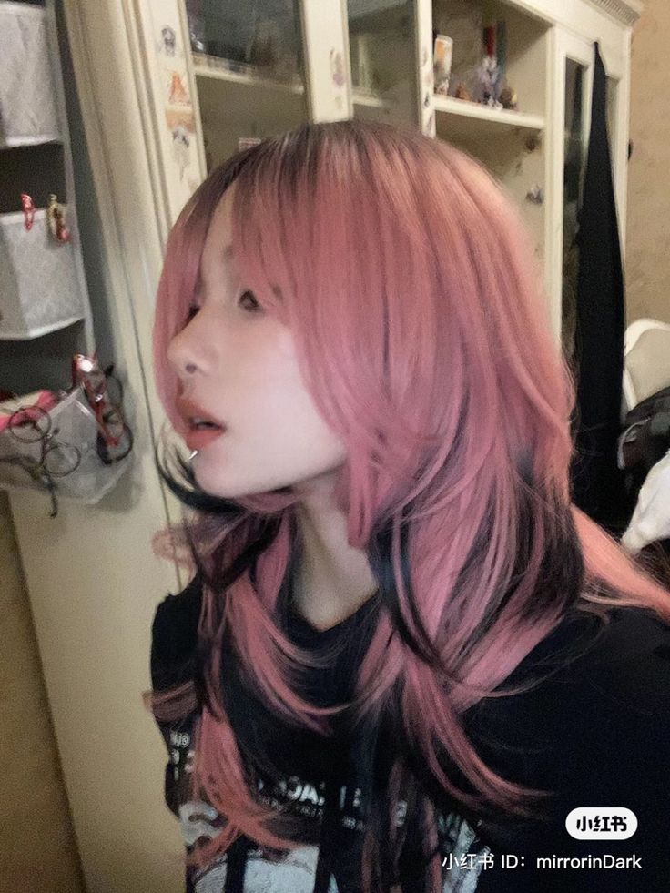 Half Blonde Half Pink Hair Underneath, Brown And White Color Block Hair, Pink And Brown Hair Aesthetic, Fantasy Hair Color Ideas For Short Hair, Hair Styles For Short Neck Women, White Pink Hair Color, Pearl Pink Hair, Pink Hair Color Ideas For Black Hair, Light Pink Chunky Highlights