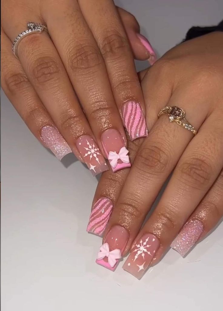 Short Pink Holiday Nails, New Years Holiday Nails, Simple Short Winter Nail Designs, Pink And White Snowflake Nails, Christmas Nail Pink, Classy Christmas Nails Short Square, Red Christmas Nails Acrylic Short, Light Pink Nails French Tip, Pink Winter Nails Short